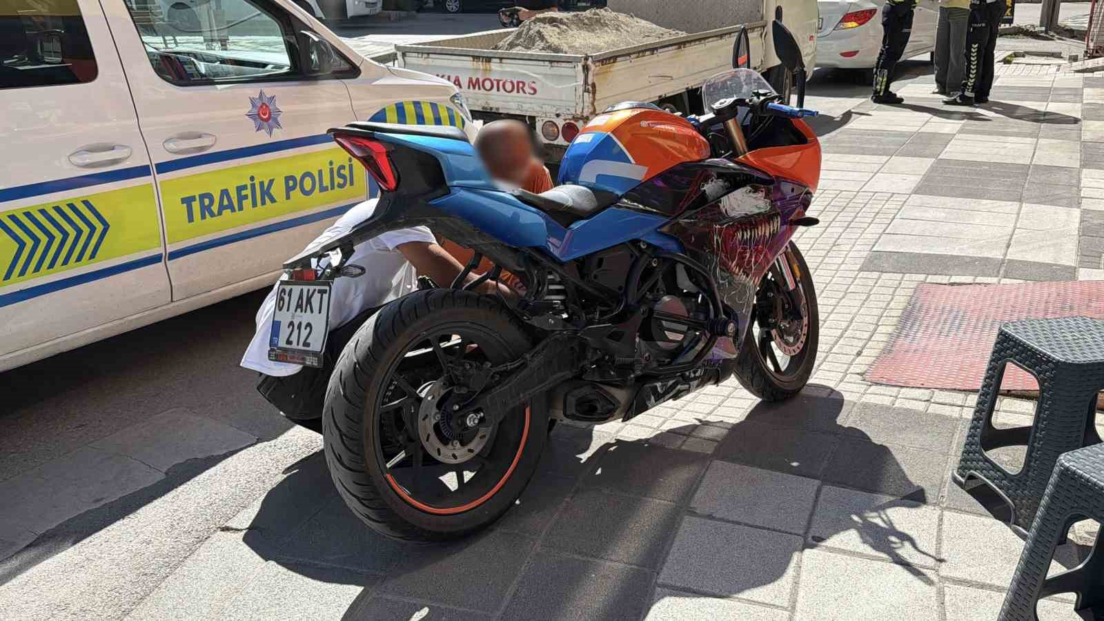 Bolu’da otomobil ile motosiklet çarpıştı: 2 hafif yaralı