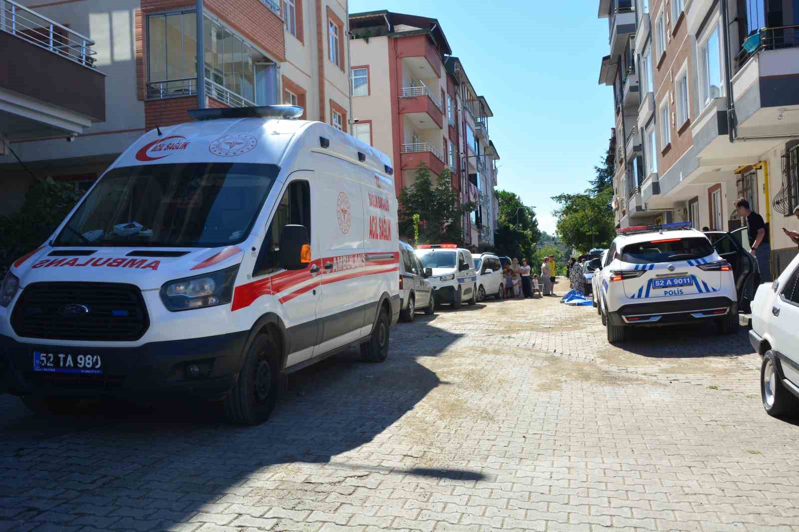 Ünye’de belediye personeli, evinde ölü bulundu