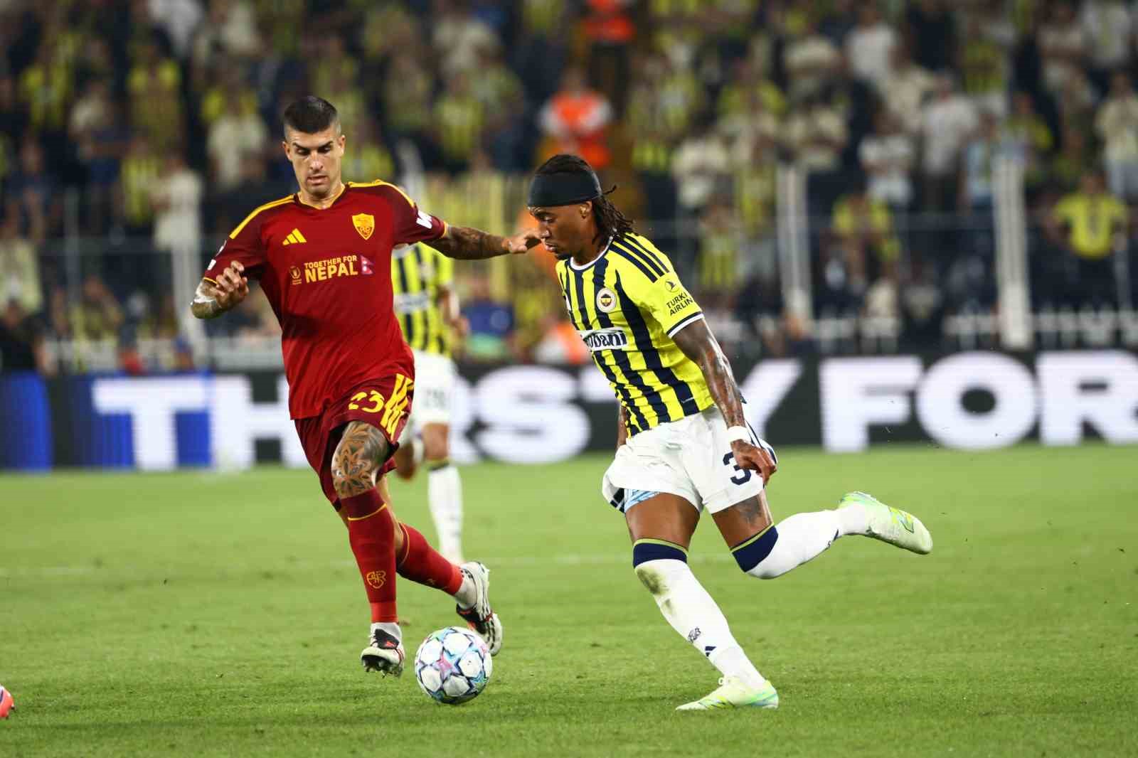 UEFA Şampiyonlar Ligi: Fenerbahçe: 0 - Roma: 1 (İlk yarı)
