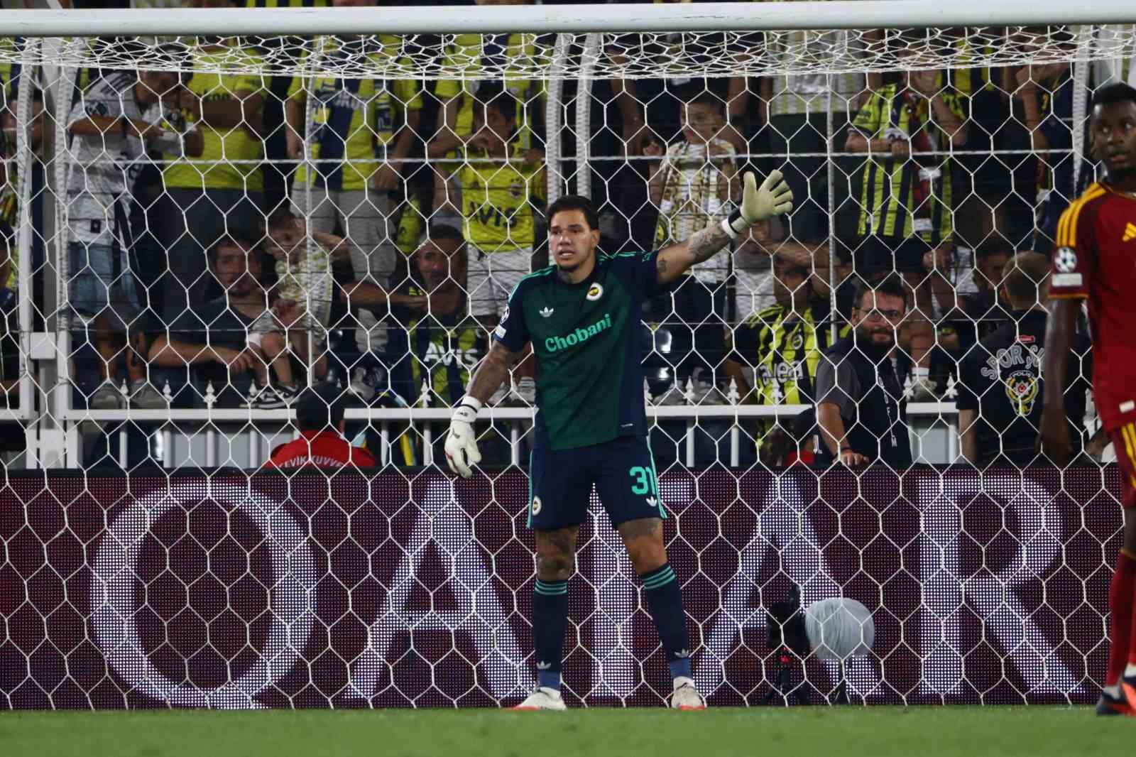 UEFA Şampiyonlar Ligi: Fenerbahçe: 0 - Roma: 1 (İlk yarı)
