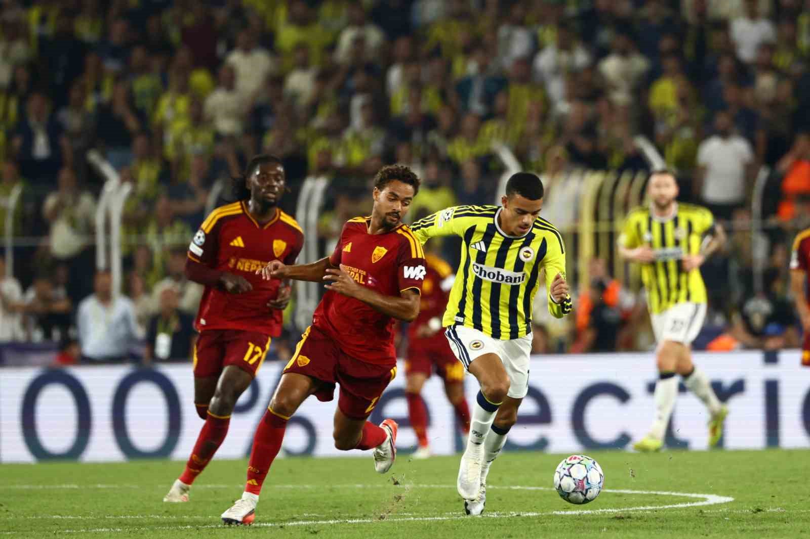 UEFA Şampiyonlar Ligi: Fenerbahçe: 0 - Roma: 1 (İlk yarı)