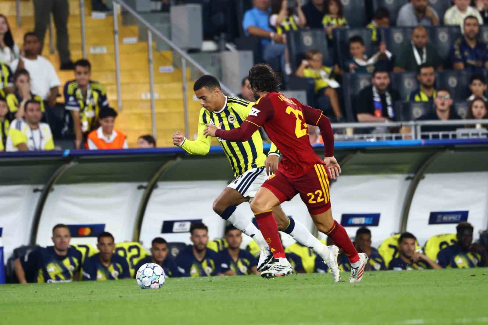 UEFA Şampiyonlar Ligi: Fenerbahçe: 0 - Roma: 0 (Maç devam ediyor)