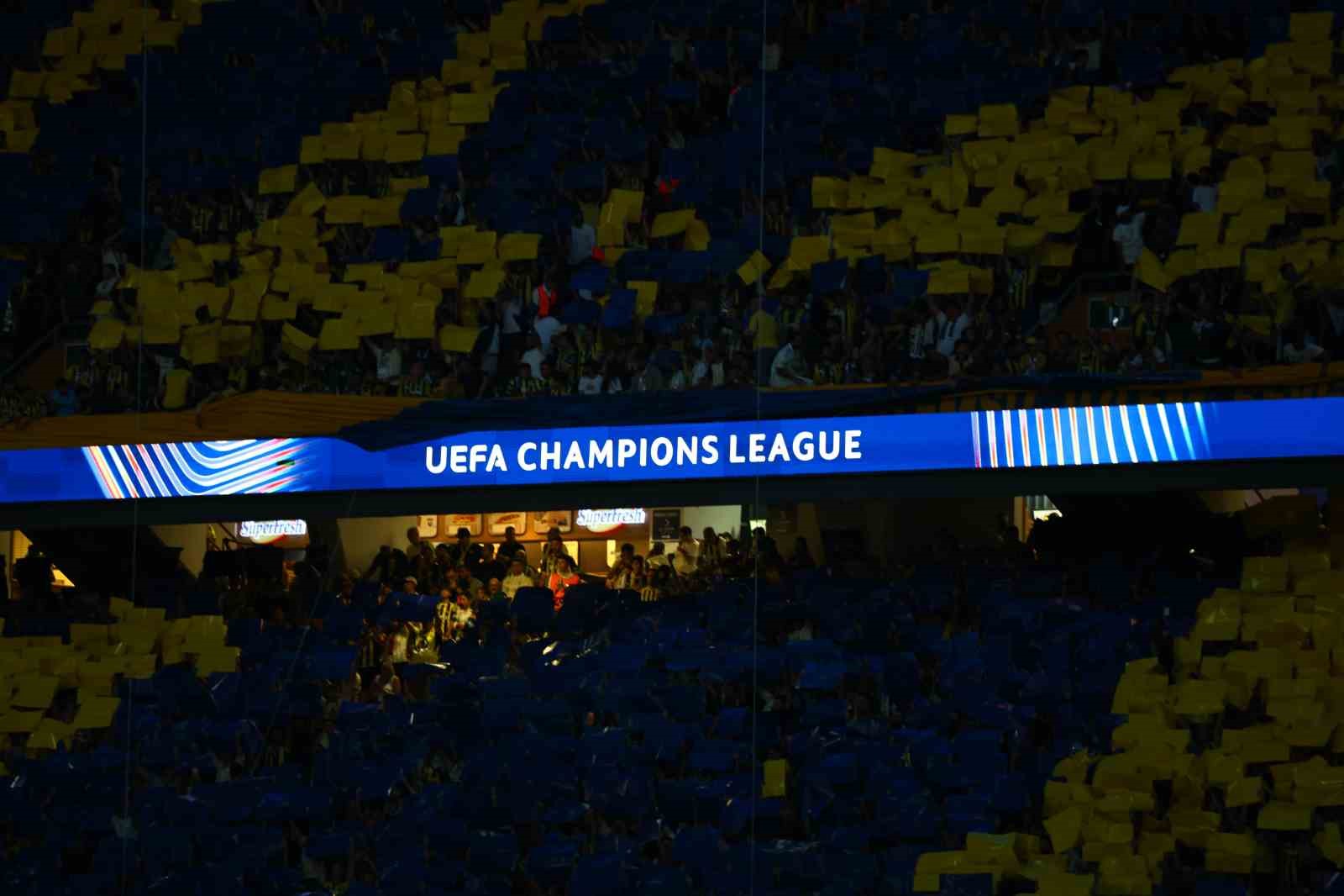 UEFA Şampiyonlar Ligi: Fenerbahçe: 0 - Roma: 0 (Maç devam ediyor)