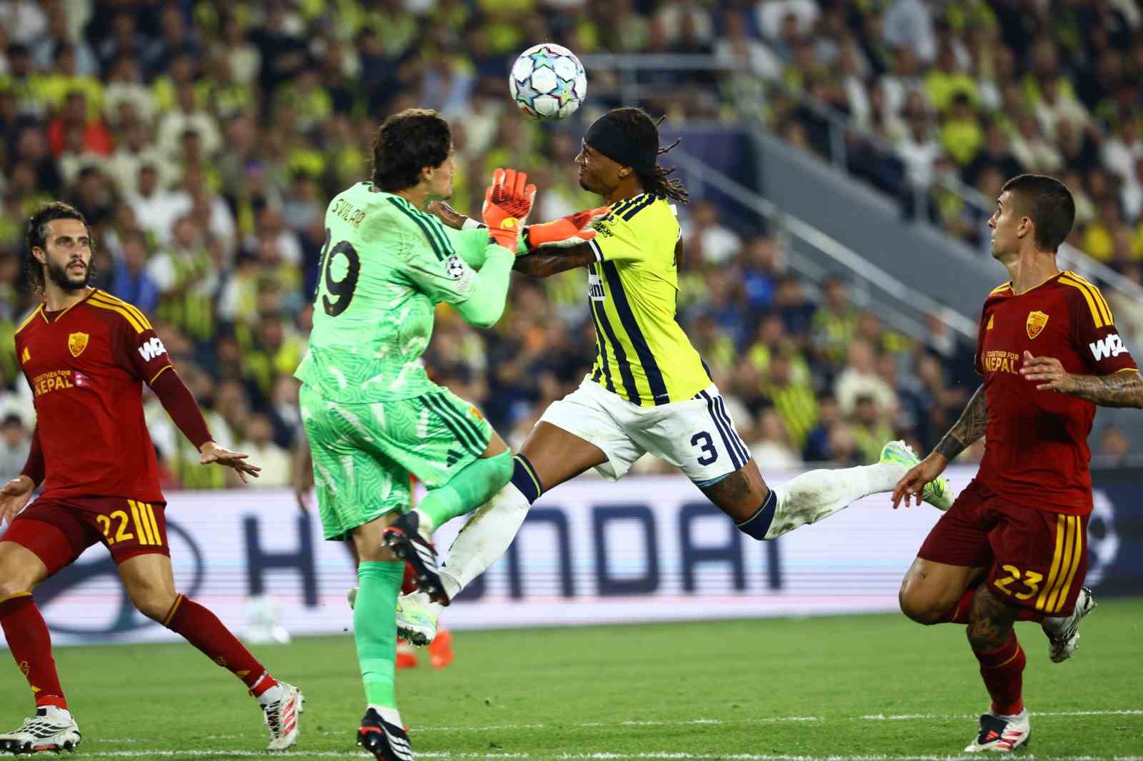 UEFA Şampiyonlar Ligi: Fenerbahçe: 1 - Roma: 1 (Maç sonucu)