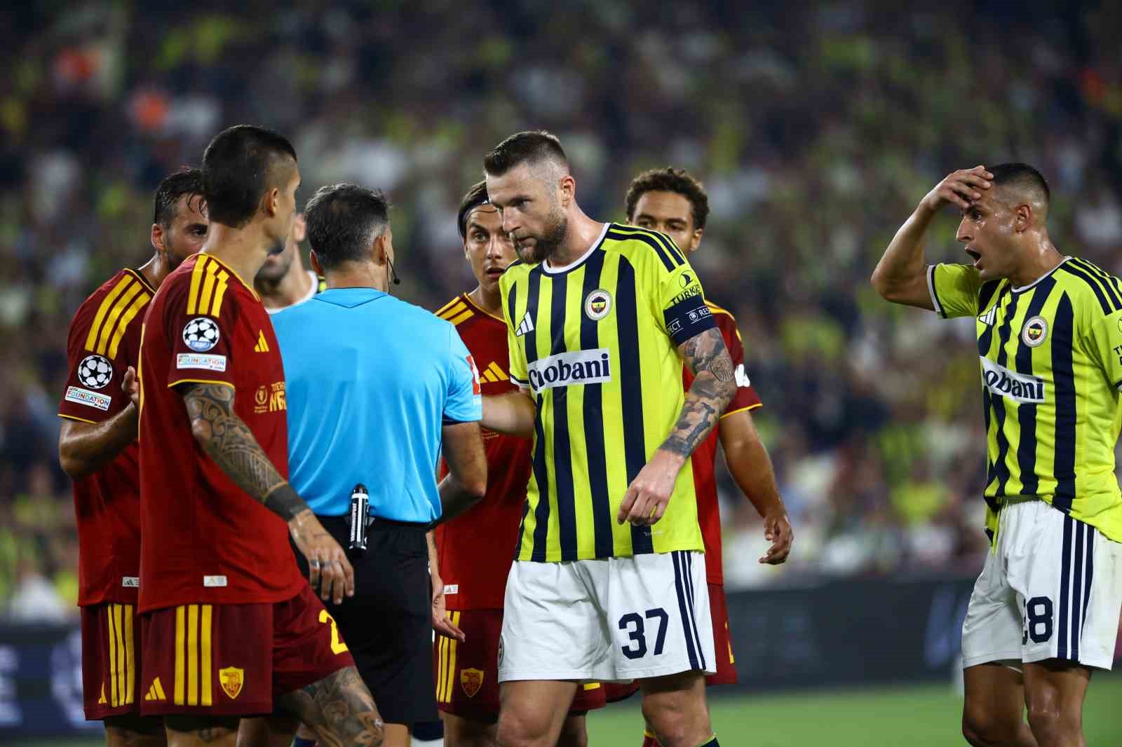 UEFA Şampiyonlar Ligi: Fenerbahçe: 1 - Roma: 1 (Maç sonucu)