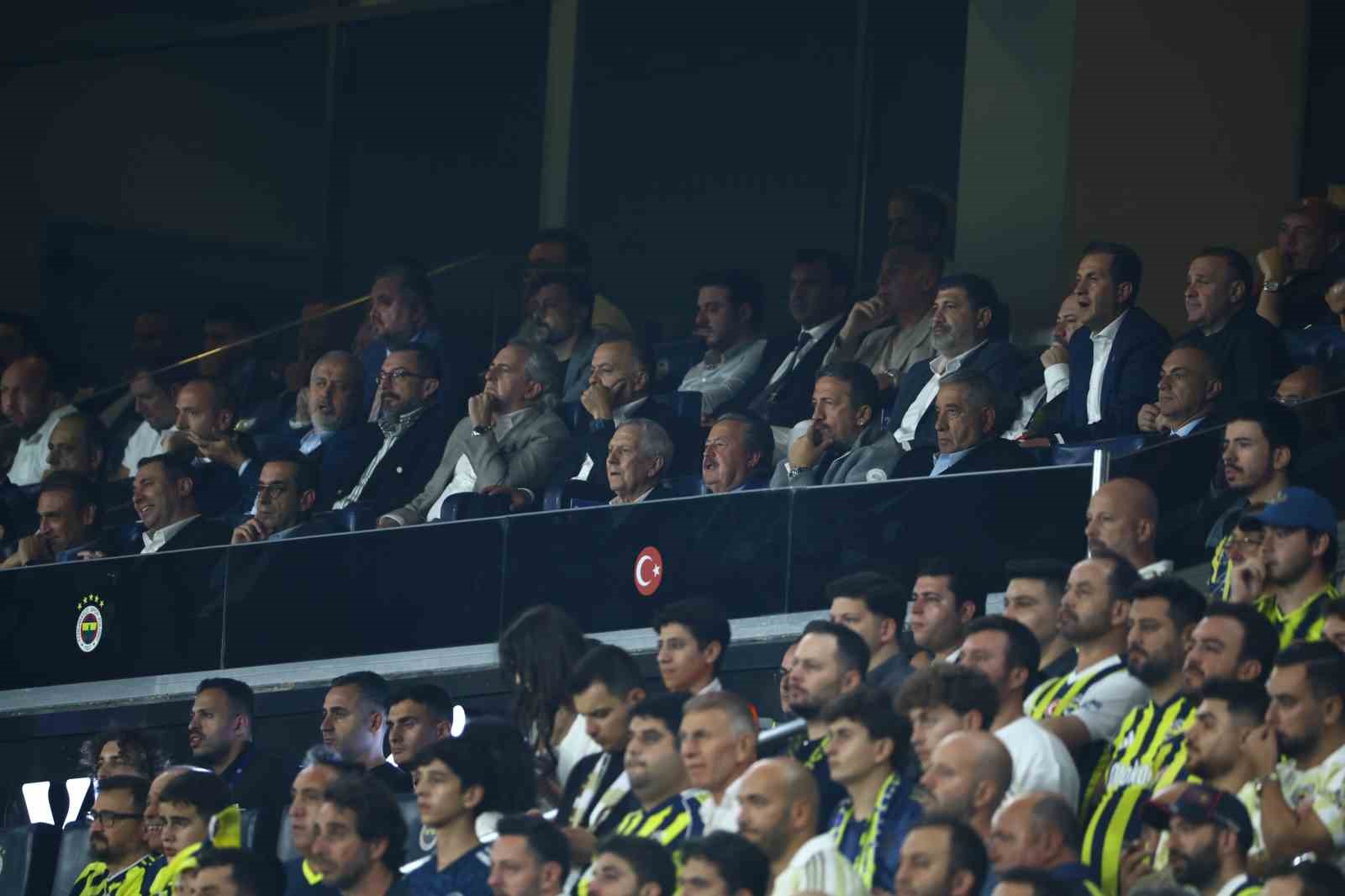 UEFA Şampiyonlar Ligi: Fenerbahçe: 1 - Roma: 1 (Maç sonucu)