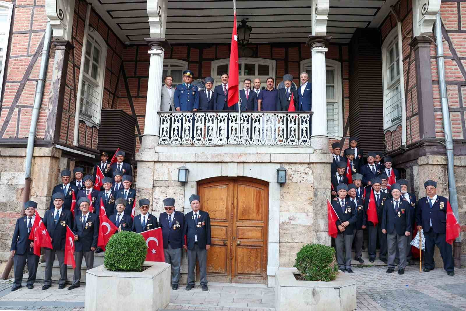 Kurtuluş coşkusu Tarihi Belediye Binası’na taşındı
