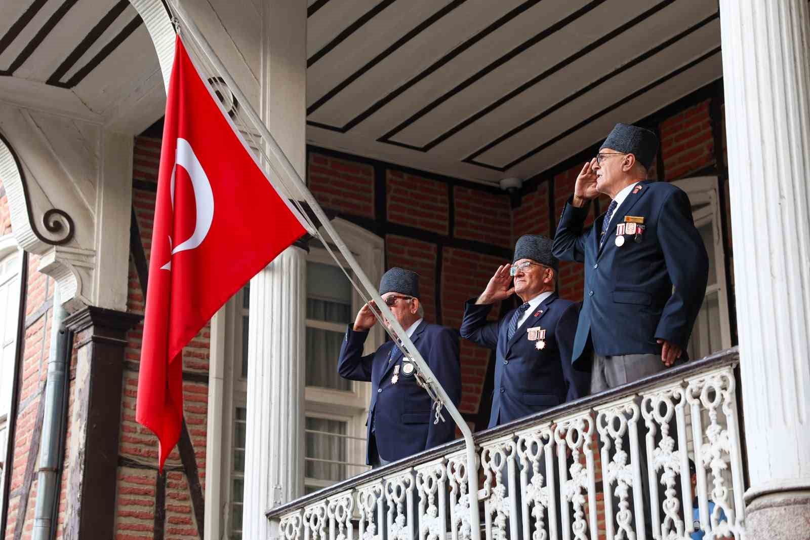 Kurtuluş coşkusu Tarihi Belediye Binası’na taşındı