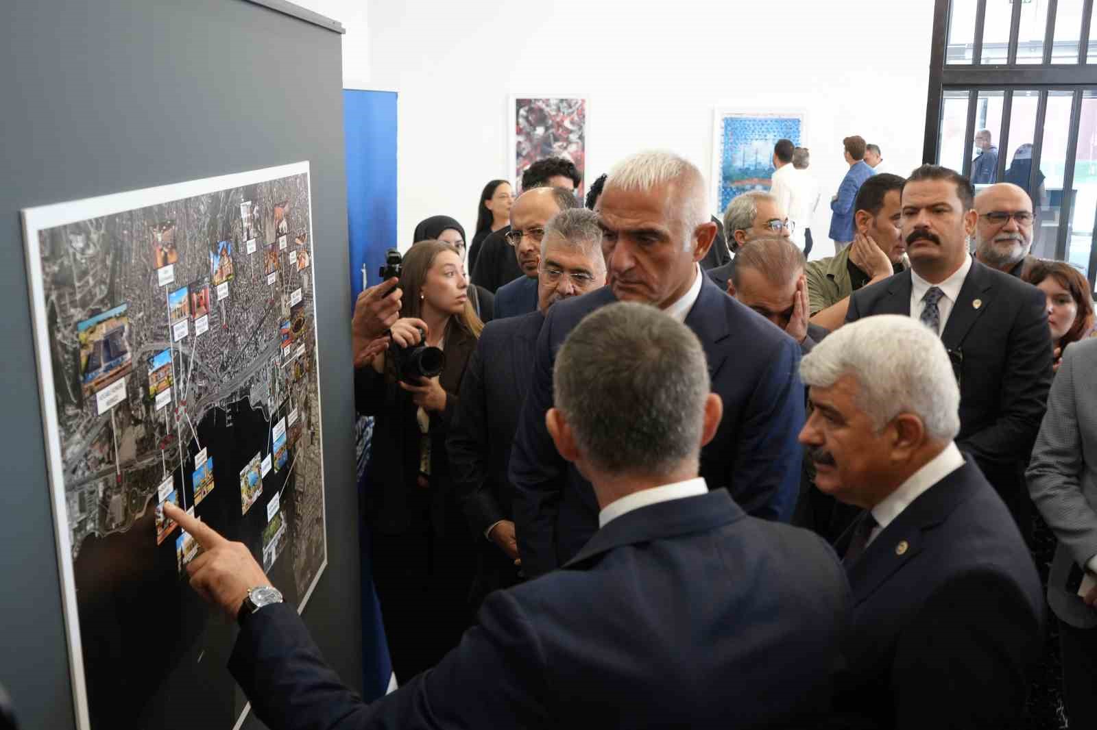 Bakan Ersoy Kocaeli’de projeleri inceledi