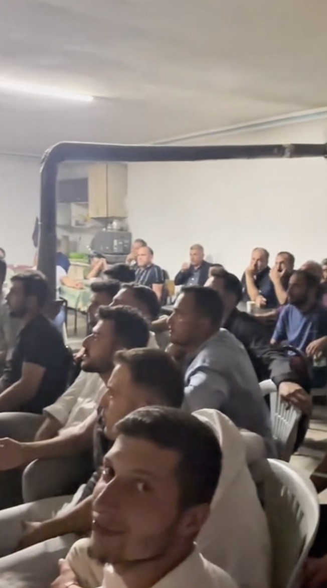 Düğüne Çorum FK maçı arası: Dışarıda halay çektiler, içeride maç izlediler