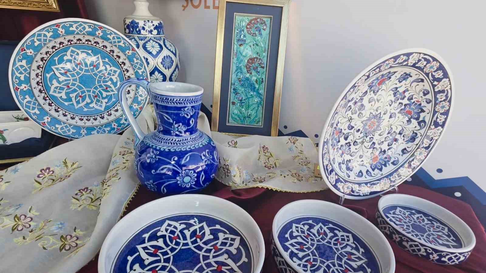 Kütahya çiniciliği yüzyıllardır süren geleneğiyle geleceğe taşınıyor