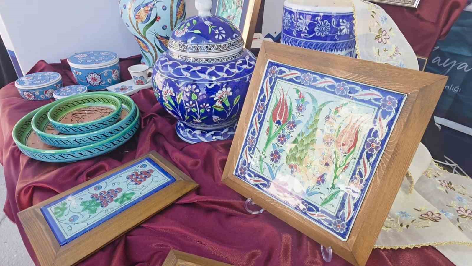 Kütahya çiniciliği yüzyıllardır süren geleneğiyle geleceğe taşınıyor