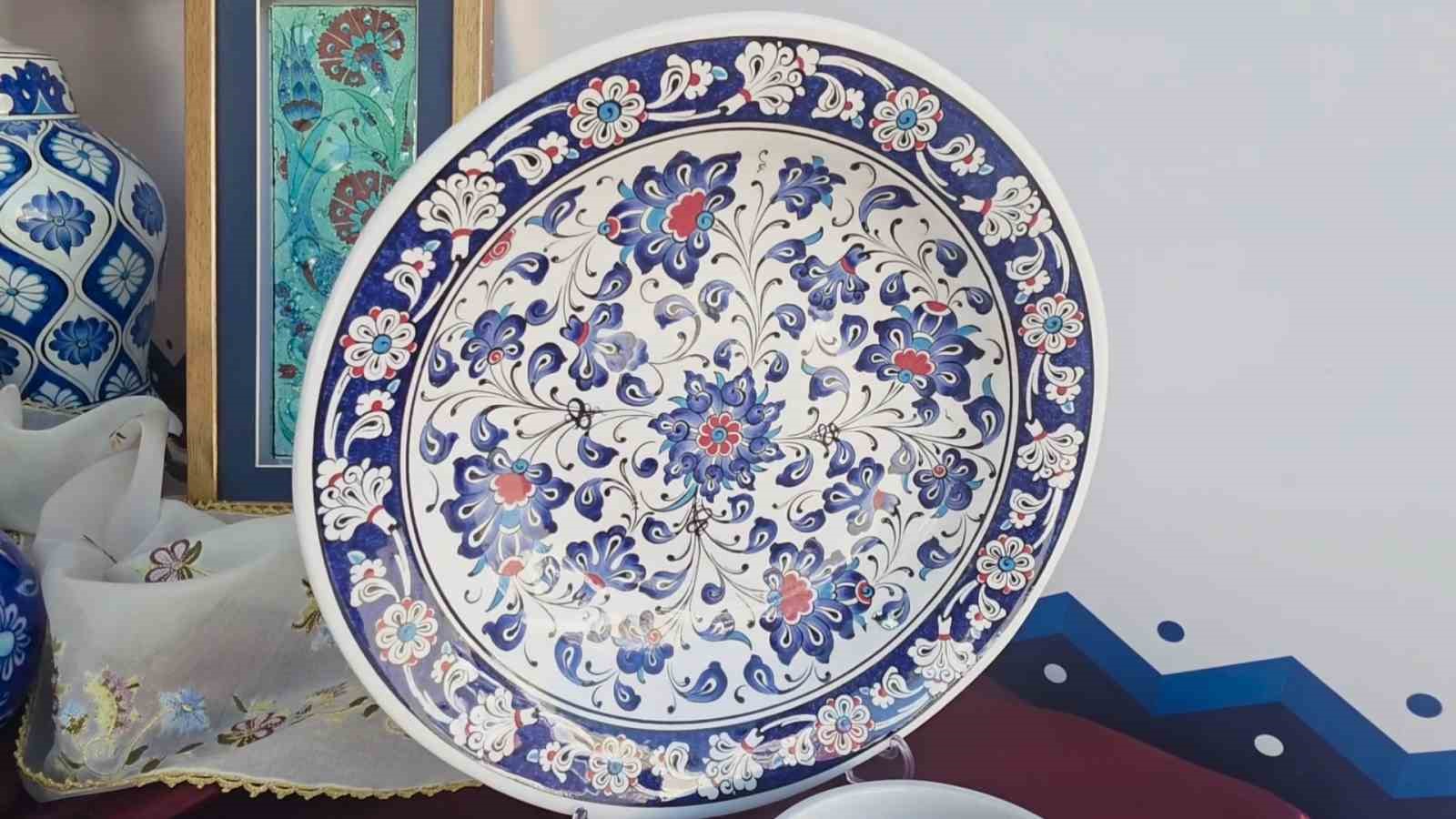 Kütahya çiniciliği yüzyıllardır süren geleneğiyle geleceğe taşınıyor