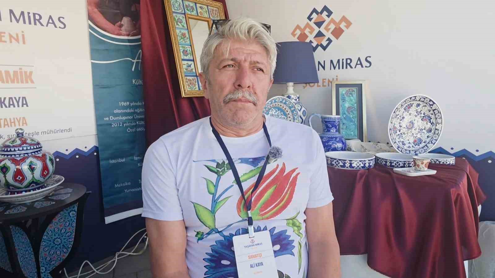 Kütahya çiniciliği yüzyıllardır süren geleneğiyle geleceğe taşınıyor