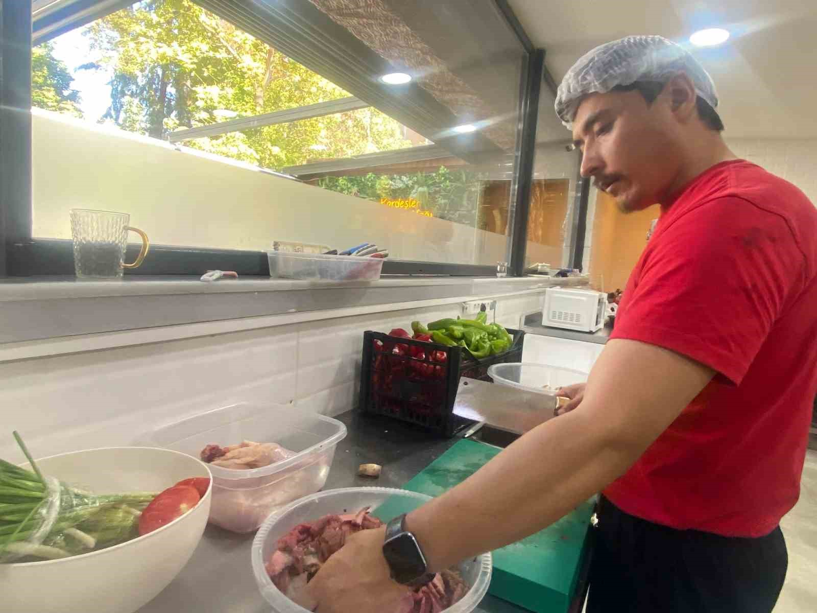 Bir tabakta Orta Asya: Uygur mutfağı Ankara’da dikkat çekiyor