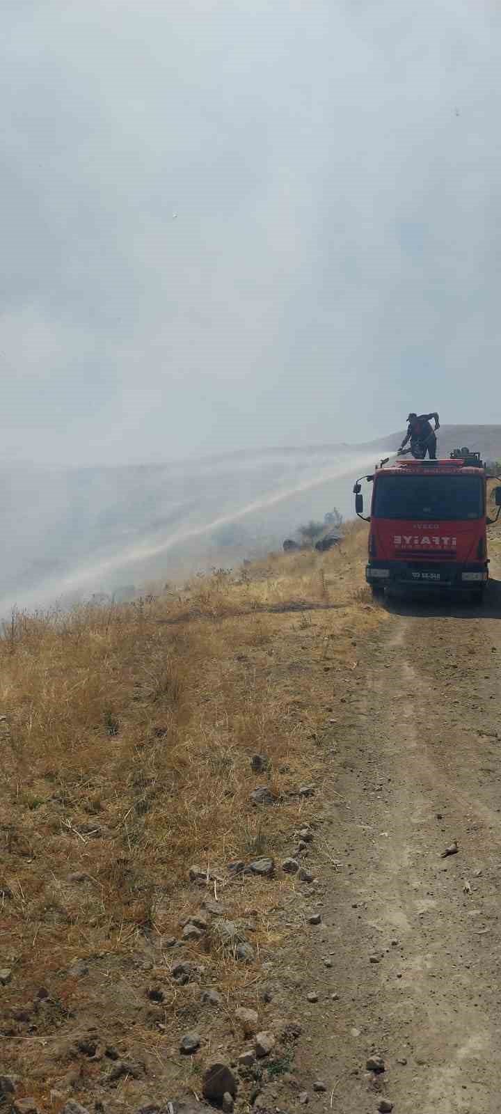Şuhut’ta bir günde 5 ayrı noktada arazi yangını