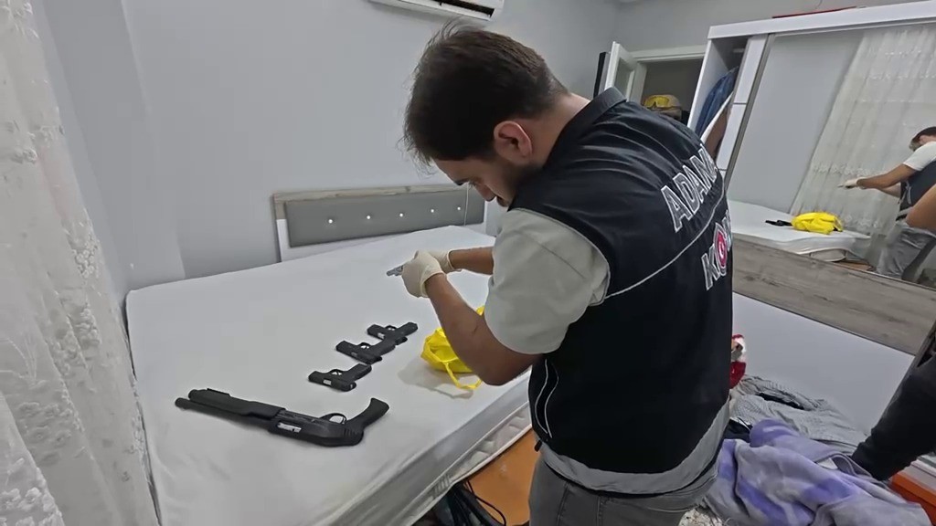 Adana merkezli 11 ilde "Şimşekler Suç Örgütü" operasyonu: 64 gözaltı
