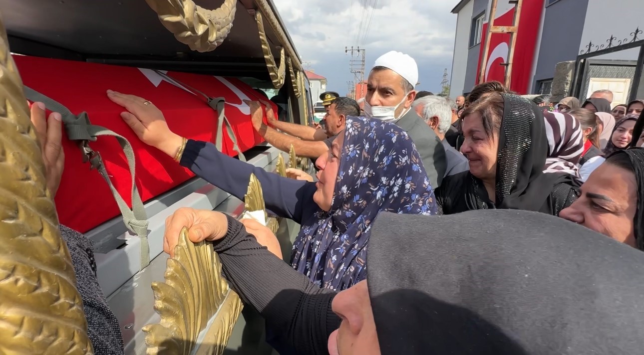 Yüksekova’nın şehidi gözyaşları arasında toprağa verildi
