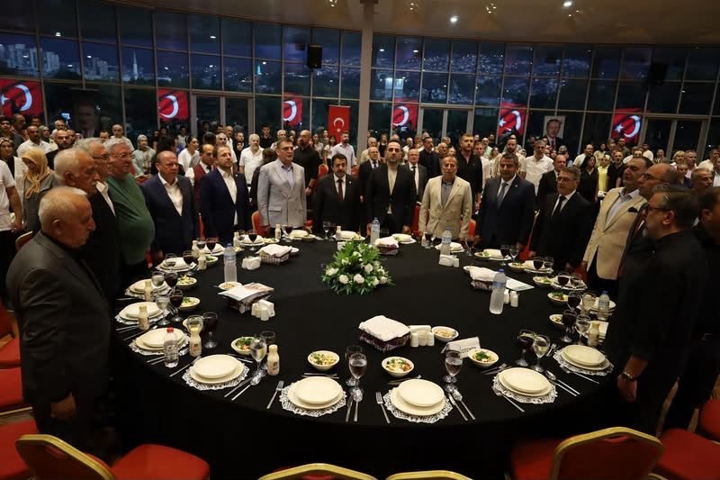 Bursalı kantinciler ve siyasetçiler yemekte toplandı