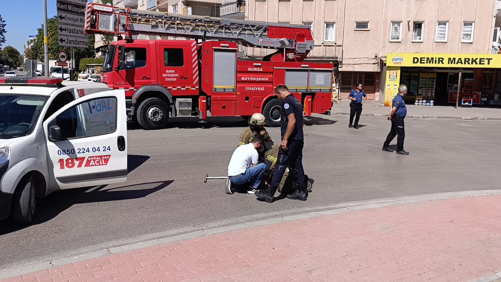 Doğalgaz borusundaki sızıntı paniğe sebep oldu: 6 katlı apartman tedbir amaçlı tahliye edildi
