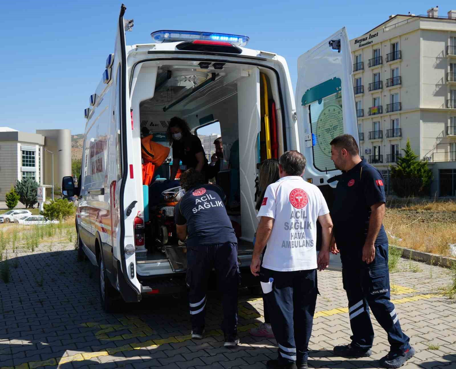 Sağlık durumları ağırlaşan 2 çocuk, hava ambulansıyla Ankara’ya sevk edildi