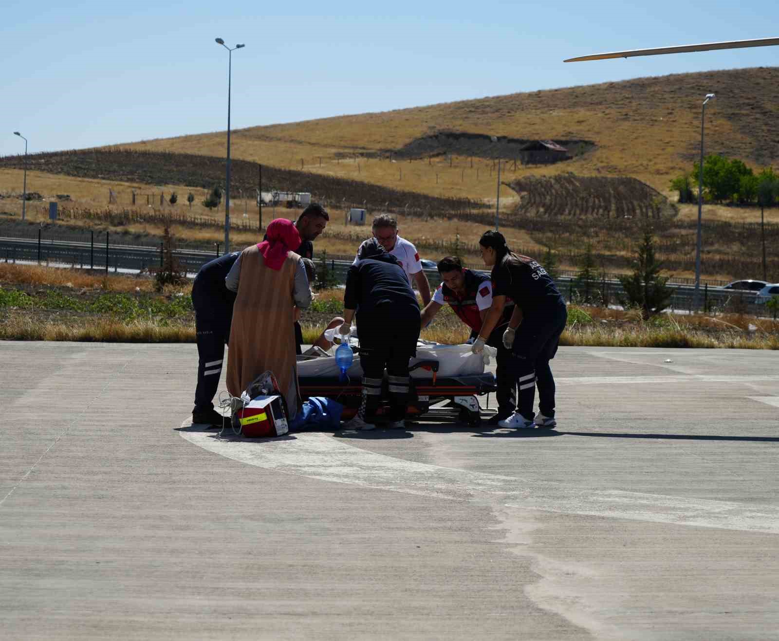 Sağlık durumları ağırlaşan 2 çocuk, hava ambulansıyla Ankara’ya sevk edildi