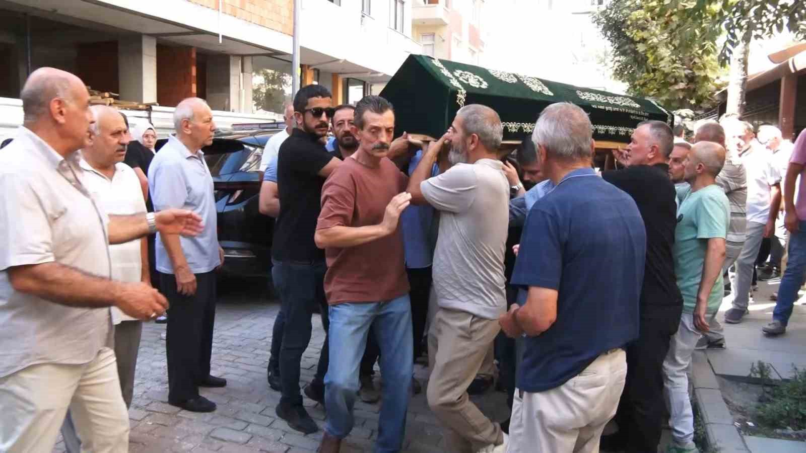 Maltepe’de kiracıları tarafından öldürülen ev sahibi çift son yolculuğuna uğurlandı