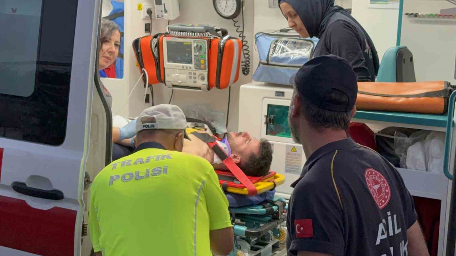 Samsun’da otomobil çöp konteynerine çarptı: 2 yaralı