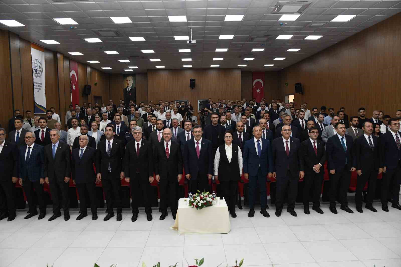 Cumhurbaşkanı Yardımcısı Yılmaz: "Vesayetten kurtulduk, terörden de kurtulacağız"