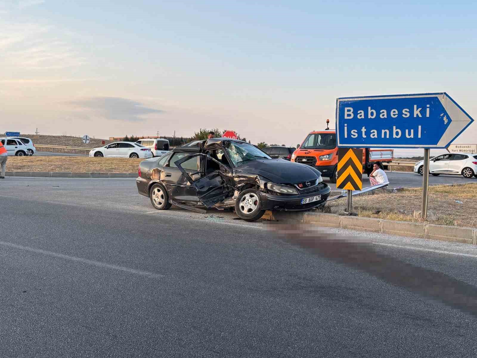 Babaeski’de minibüs ile otomobil çarpıştı: 4 yaralı