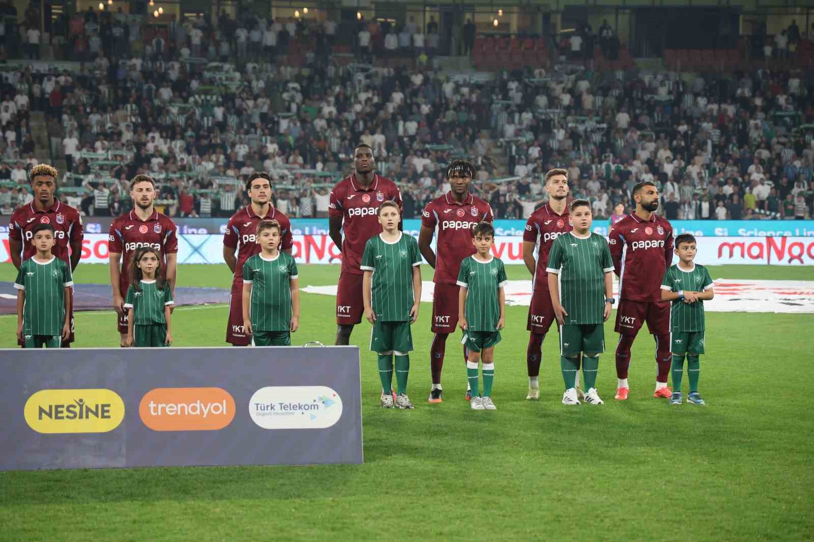 Trendyol Süper Lig: Konyaspor: 1 - Trabzonspor: 0 (Maç devam ediyor)