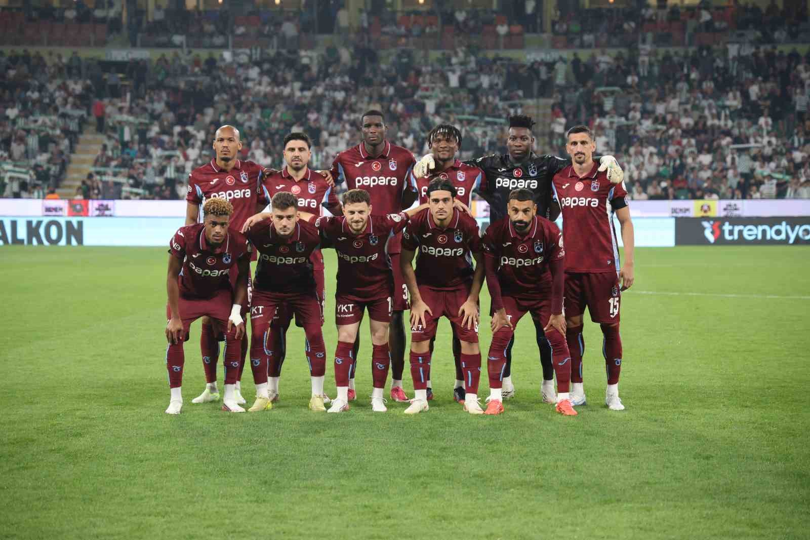 Trendyol Süper Lig: Konyaspor: 1 - Trabzonspor: 0 (Maç devam ediyor)