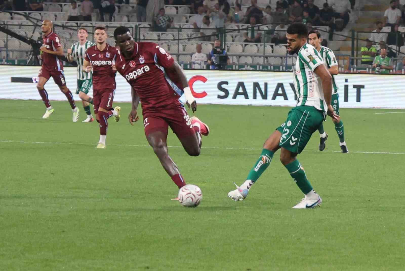Trendyol Süper Lig: Konyaspor: 1 - Trabzonspor: 0 (Maç devam ediyor)