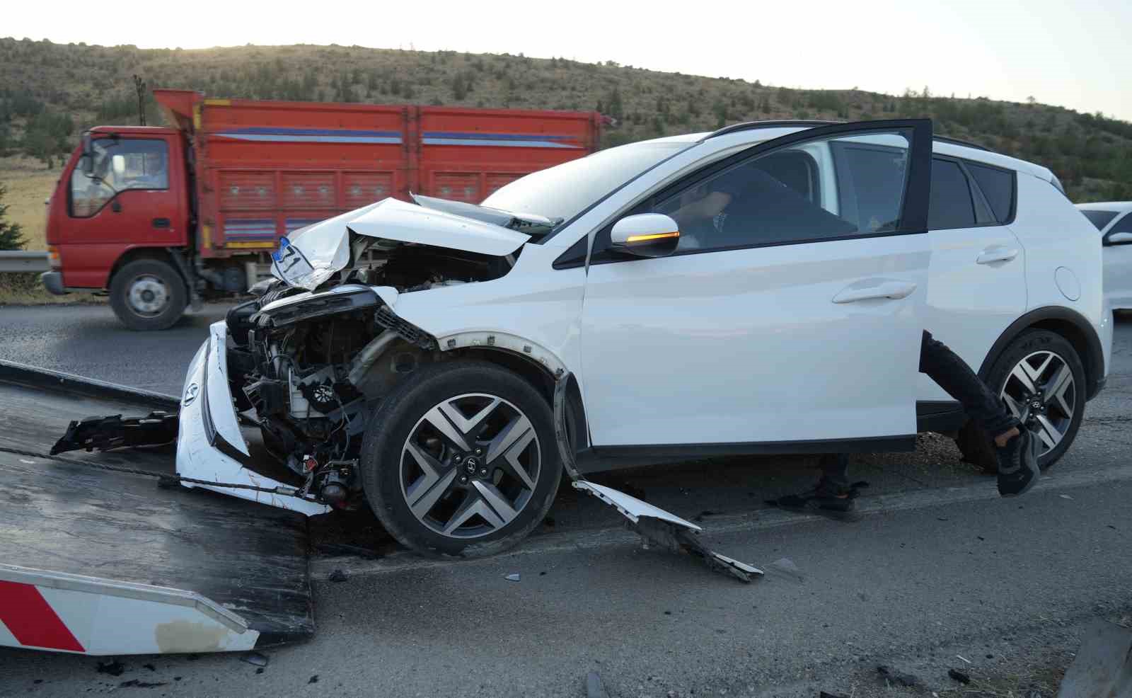 Kırıkkale’de otomobiller çarpıştı: 4 yaralı
