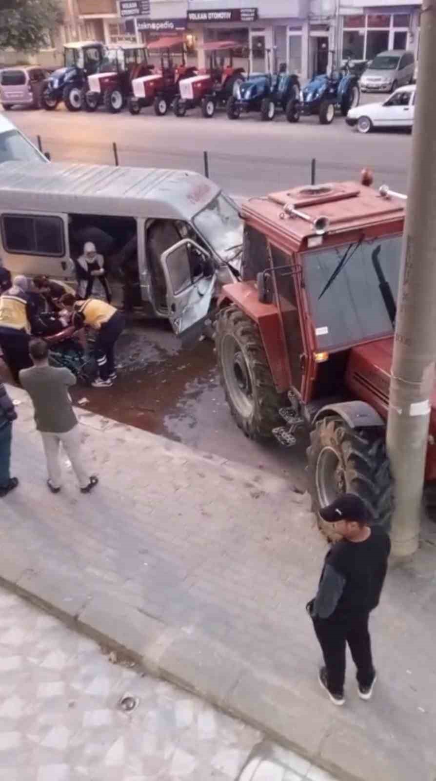 Bursa’da 10 kişinin yaralandığı kaza kameraya yansıdı
