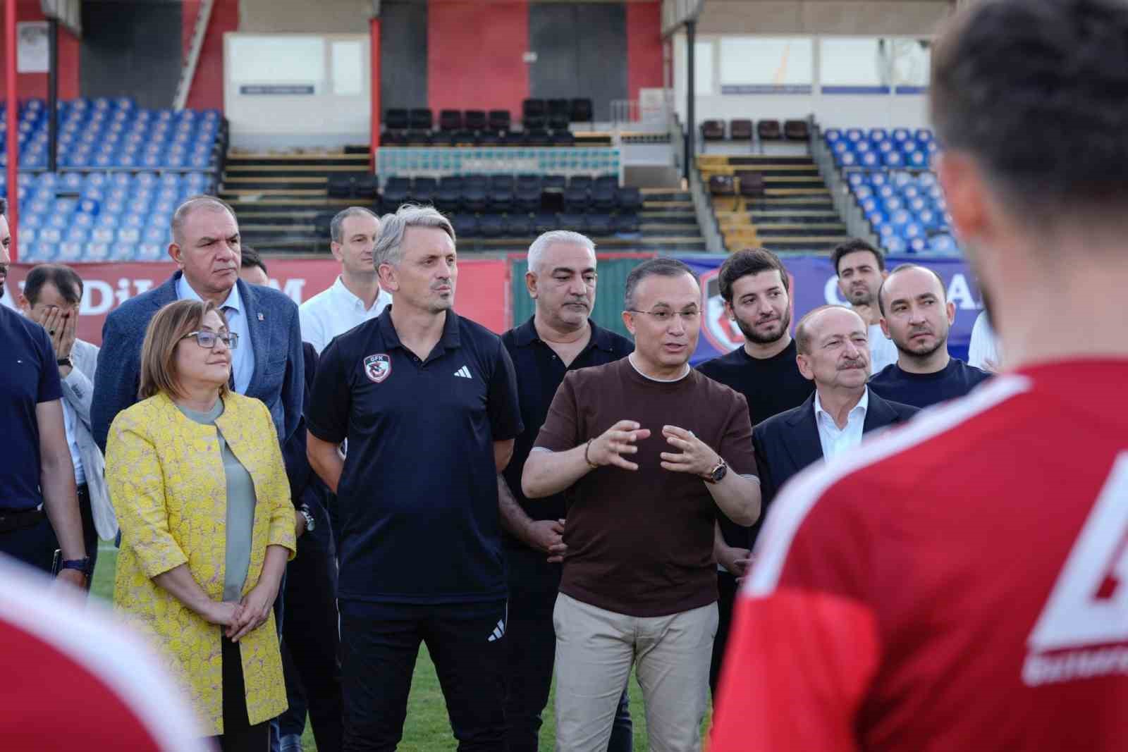 Gaziantep protokolünden, Gaziantep FK’ya moral ziyareti