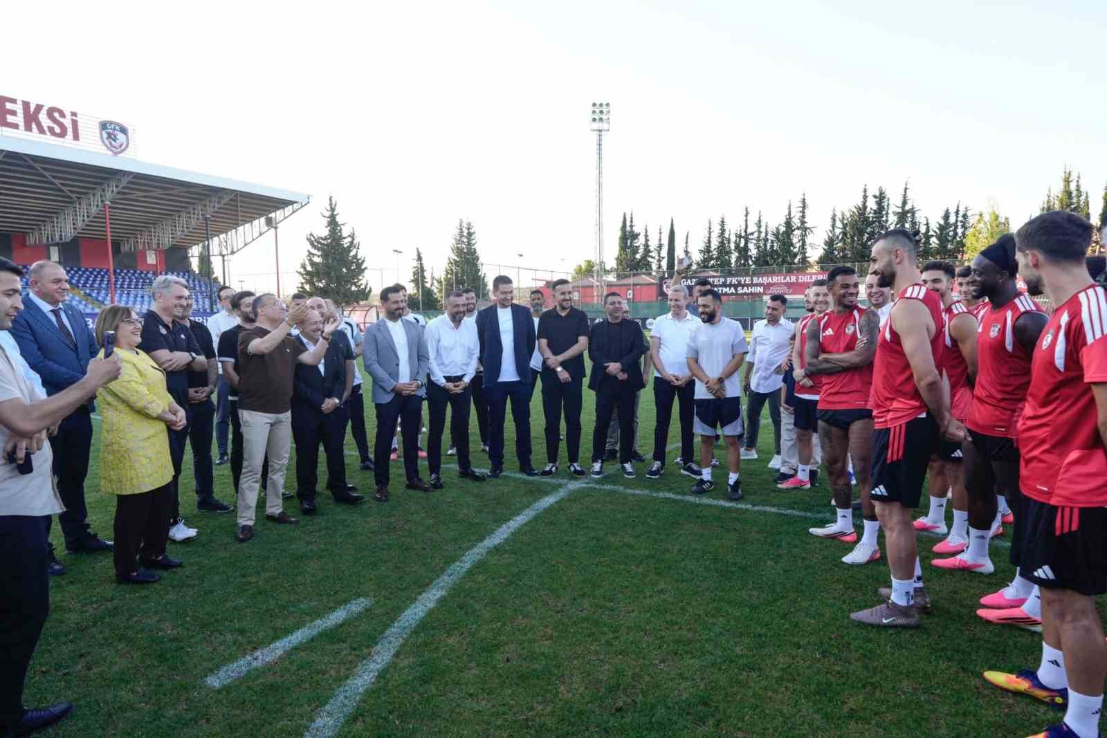 Gaziantep protokolünden, Gaziantep FK’ya moral ziyareti