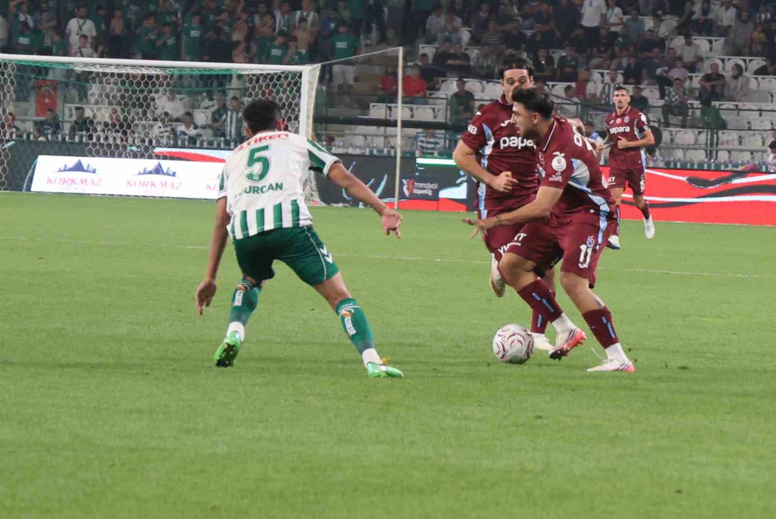Trendyol Süper Lig: Konyaspor: 1 - Trabzonspor: 0 (İlk yarı)