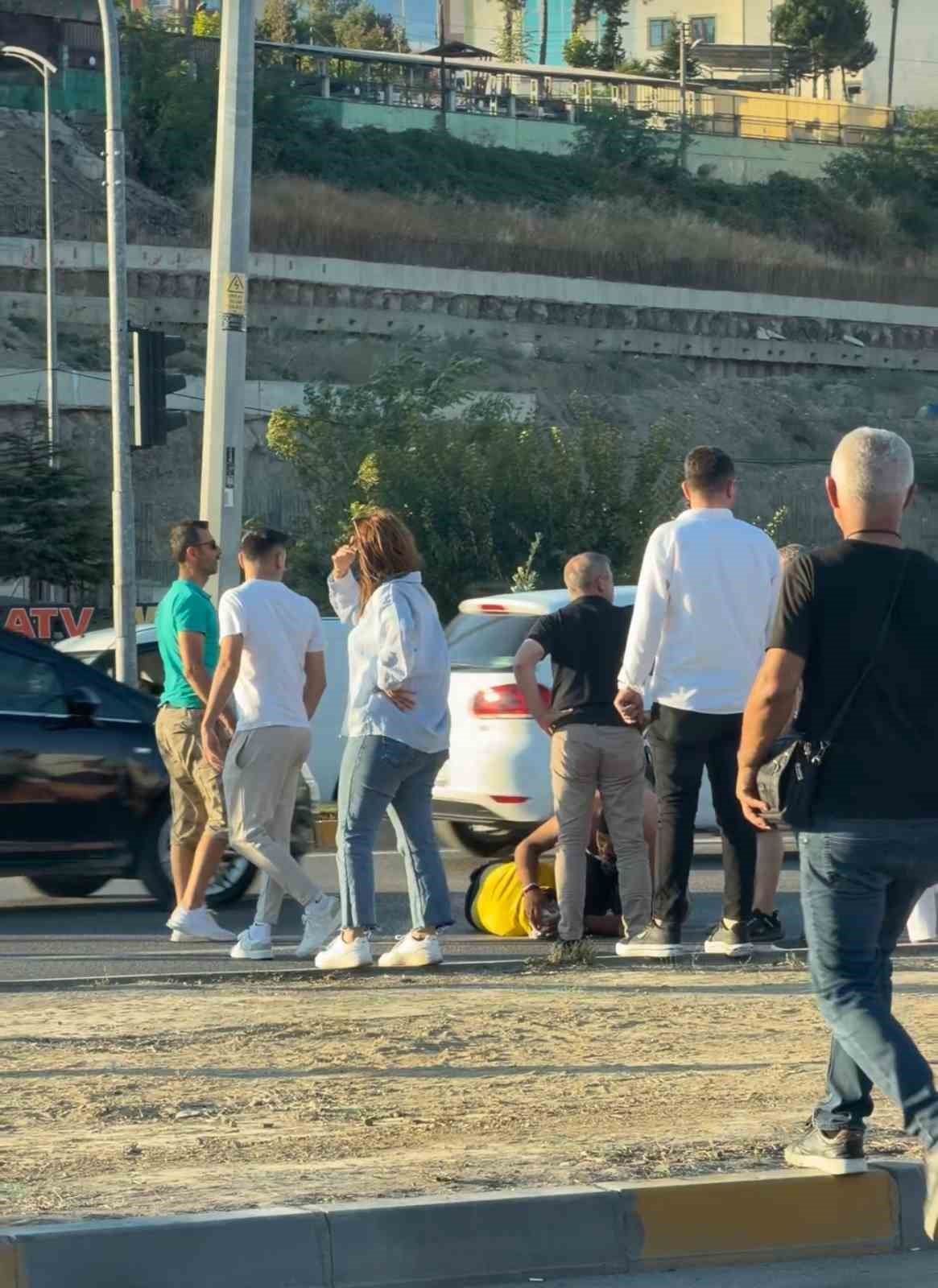Otomobilin yayaya çarptığı anlar kamerada
