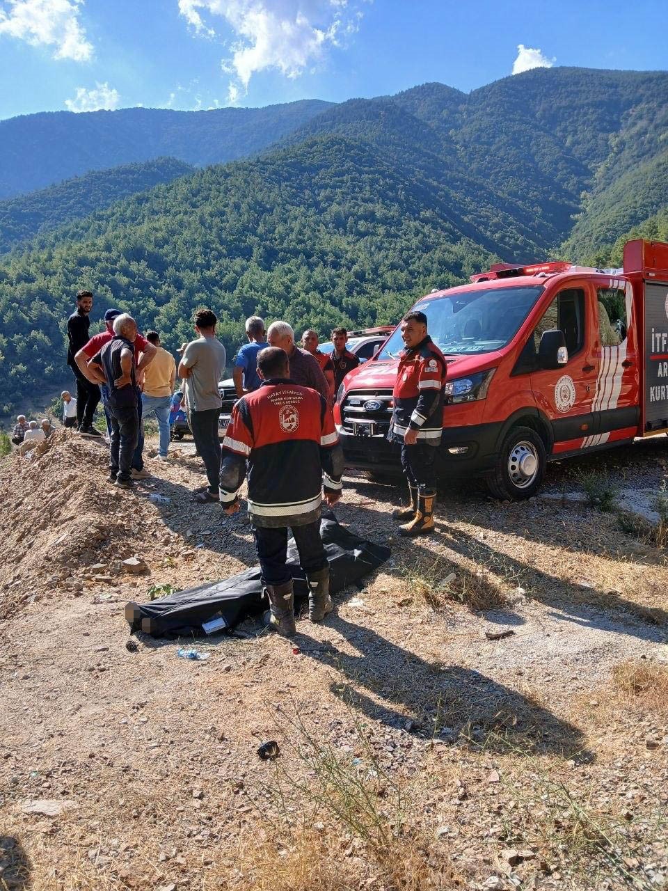 Uçurumdan yuvarlanan yaşlı motosiklet sürücüsü öldü