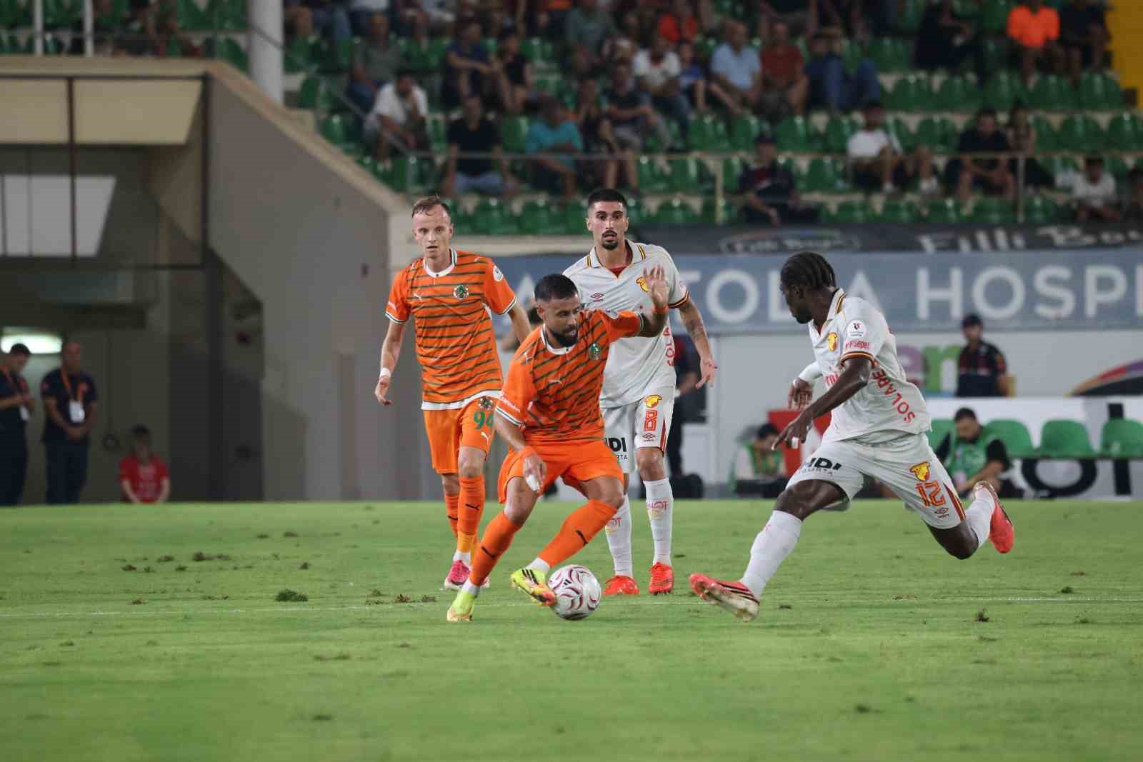 Trendyol Süper Lig: Corendon Alanyaspor: 2 Göztepe: 2 (Maç sonucu)