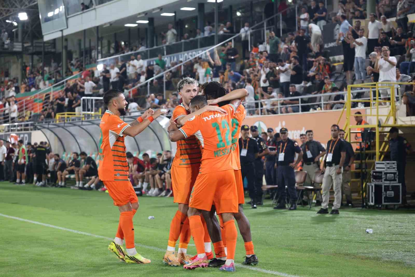 Trendyol Süper Lig: Corendon Alanyaspor: 2 Göztepe: 2 (Maç sonucu)