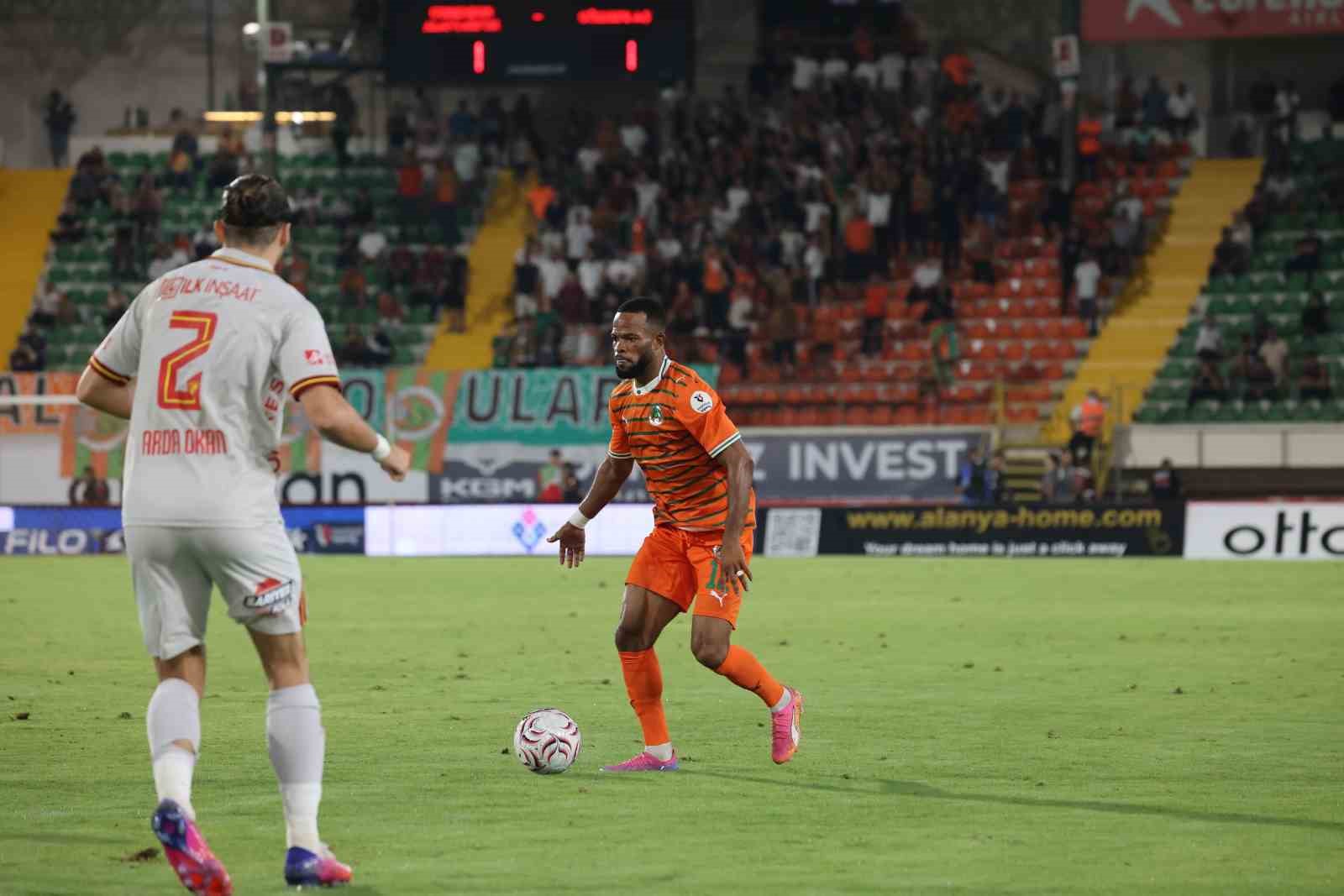 Trendyol Süper Lig: Corendon Alanyaspor: 2 Göztepe: 2 (Maç sonucu)