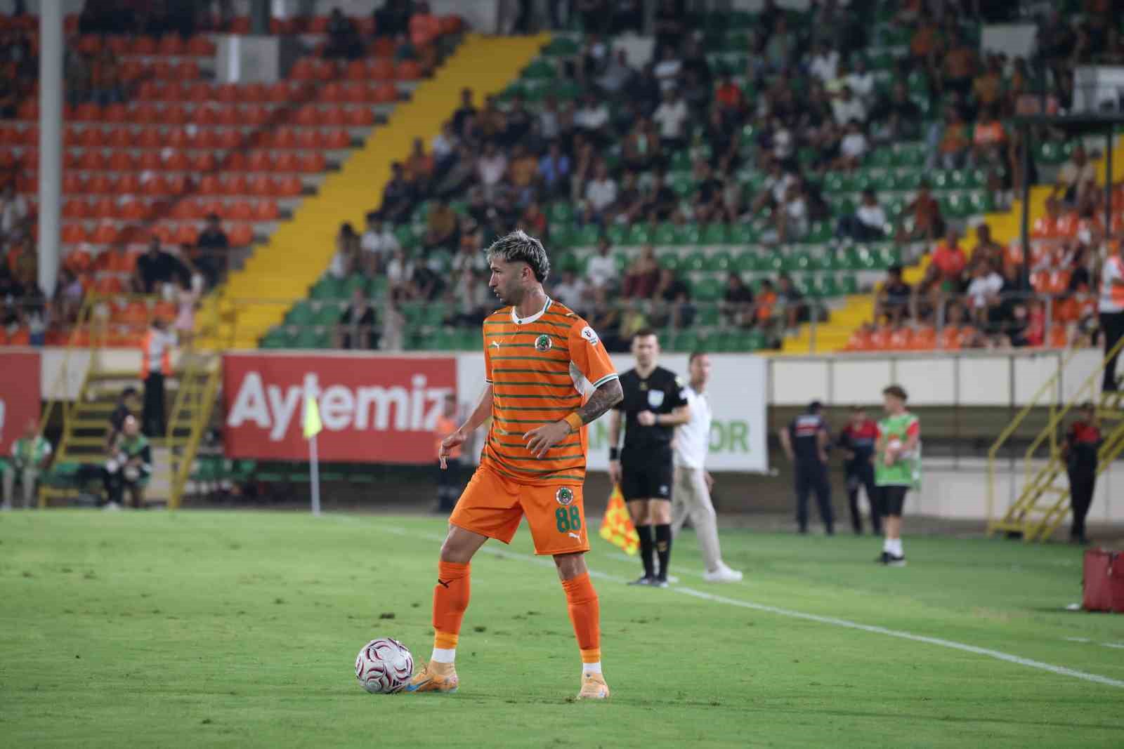 Trendyol Süper Lig: Corendon Alanyaspor: 2 Göztepe: 2 (Maç sonucu)