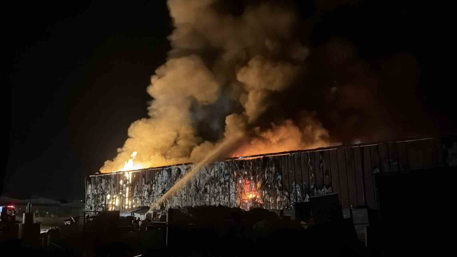 Bolu’daki fabrika yangınında yaklaşık 4 saat geride kaldı: 1 yaralı