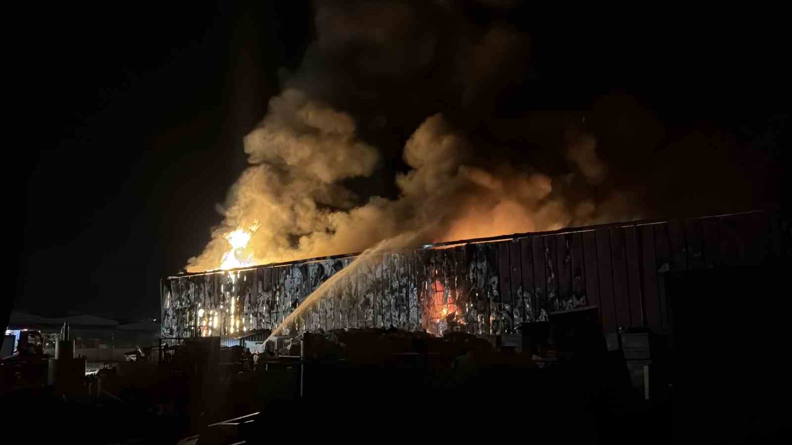 Bolu’daki fabrika yangınında yaklaşık 4 saat geride kaldı: 1 yaralı