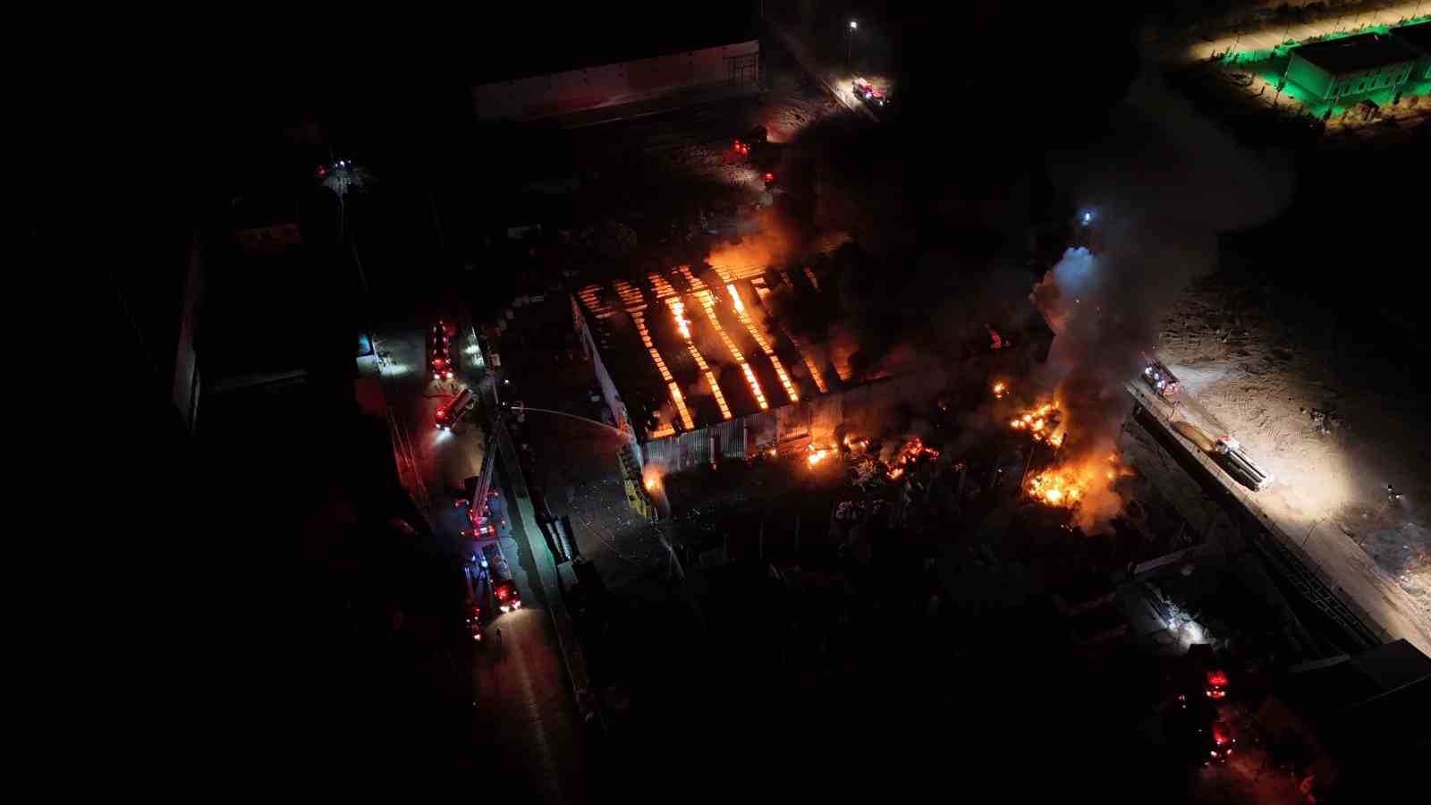Bolu’daki fabrika yangınında yaklaşık 4 saat geride kaldı: 1 yaralı