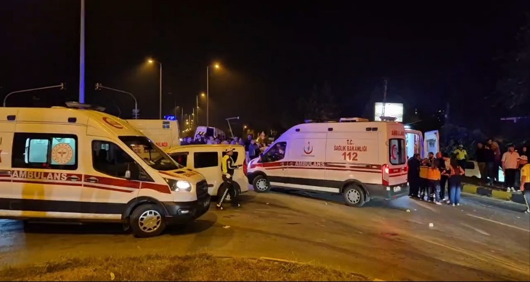 Düğün dönüşü feci kaza: 21 yaralı!