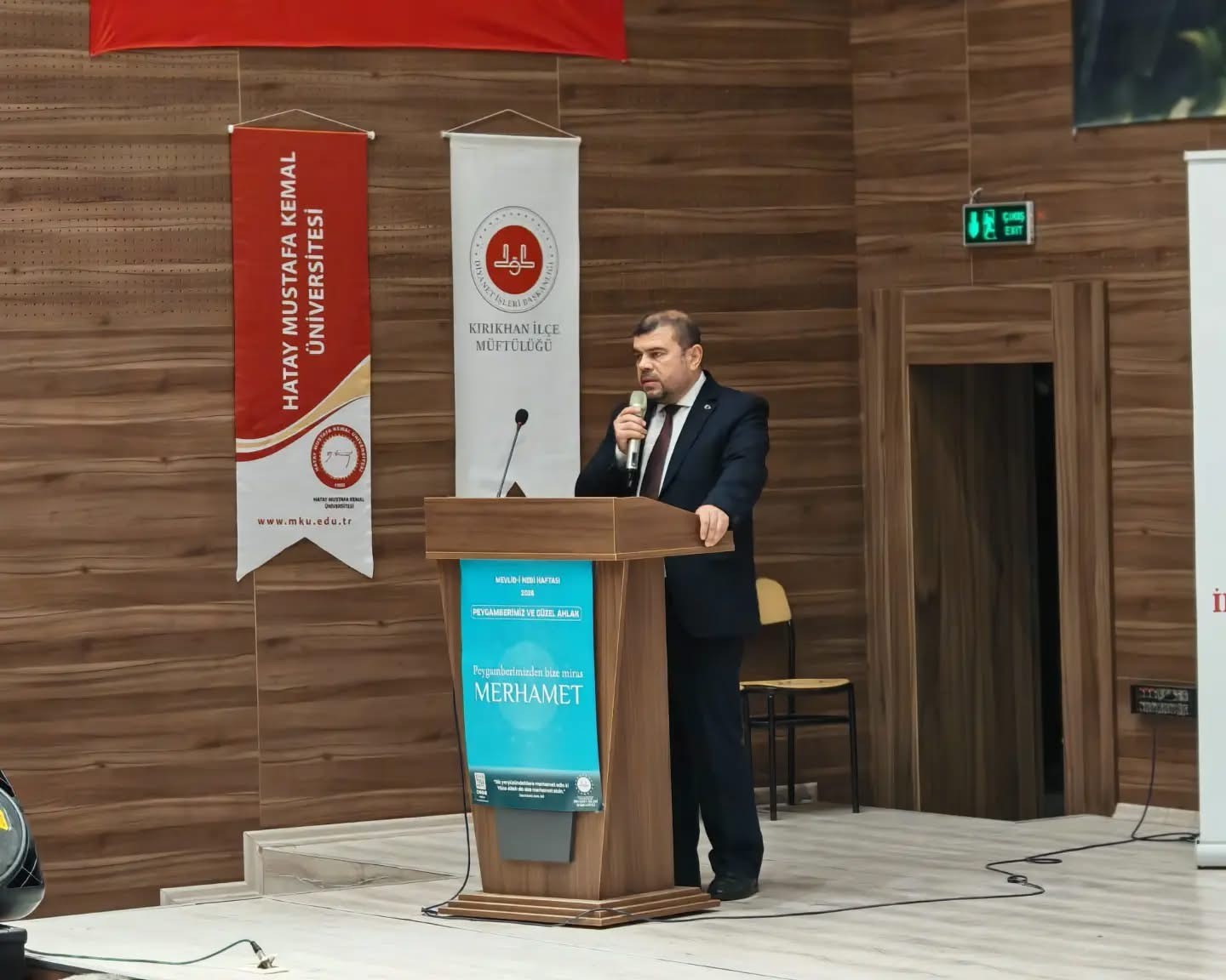 Kırıkhan’da "Peygamberimiz ve Güzel Ahlak" konferansı düzenlendi