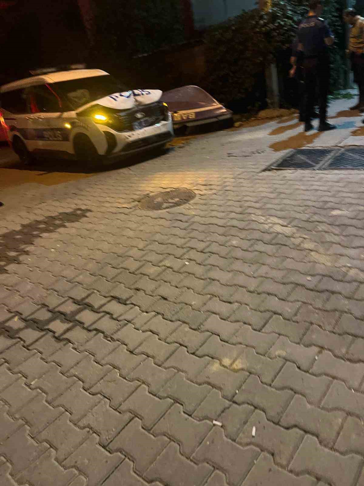 Sürücü ’dur’ ihtarına uymadı, kovalamaca kazayla bitti: Bir polis memuru yaralandı
